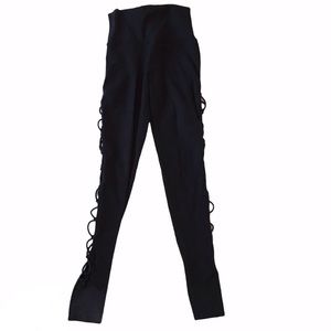 Alo Yoga Knotted Strappy Cutout Workout Leggings